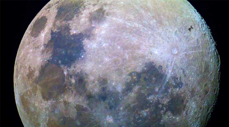 Potret ISS di Bulan